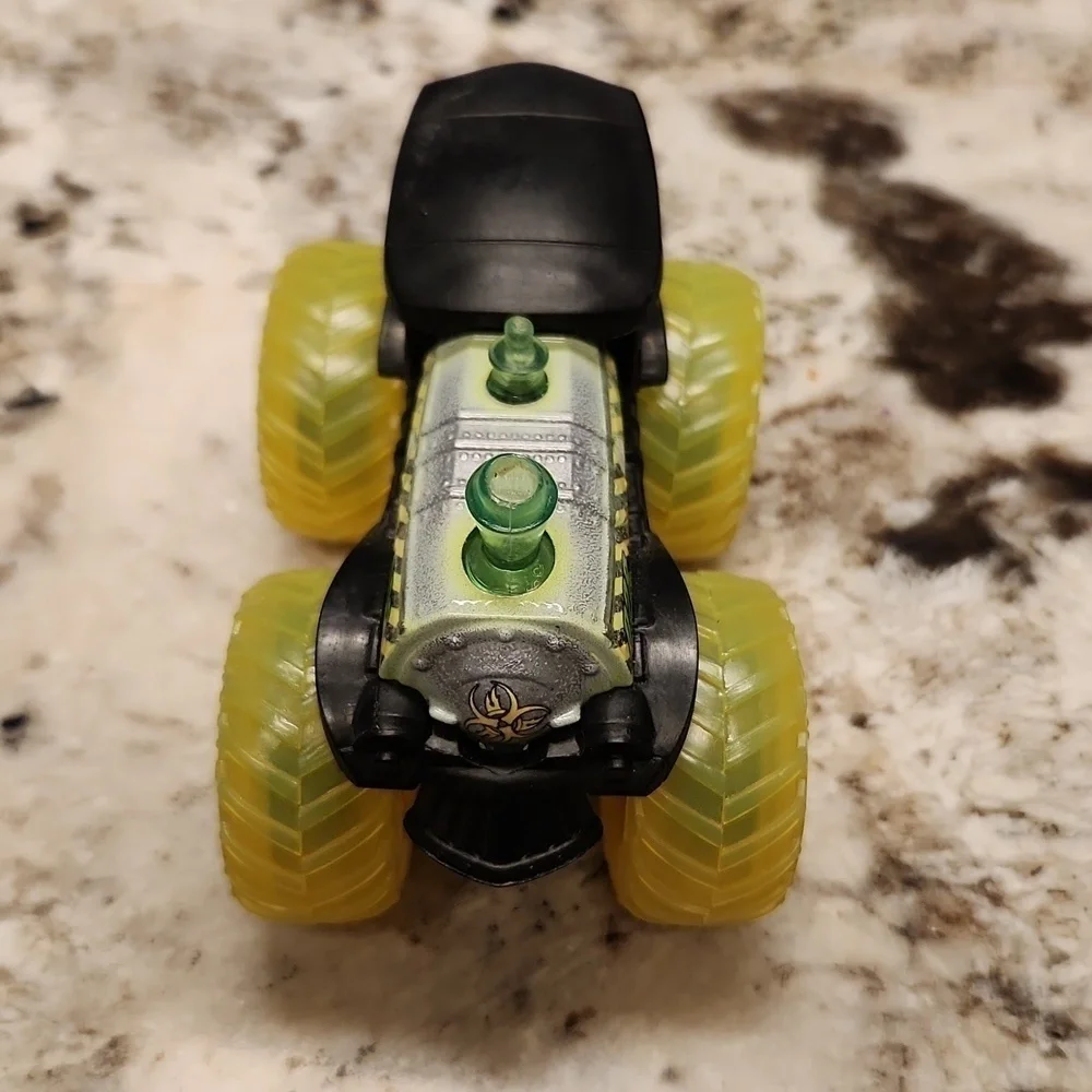 Loco Punk 4x4 monster truck 1:64 SCALE Mattel
